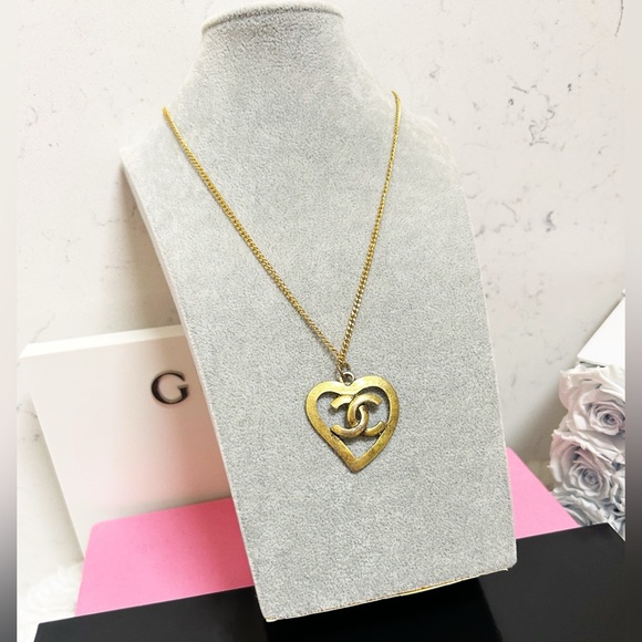 Authentic Chanel Rare Vintage 1995 24kt Gold Plated CC Heart Pendant Necklace